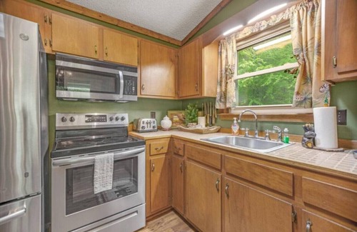 Sylva Cabin | Rushing Creek Retreat, Serene Cabin with Great Views!