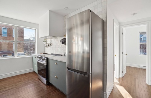 Hull Apartment | Rustic 2 bedrooms from the 1900s, freshly renovated, 5 min from downtown Ottawa