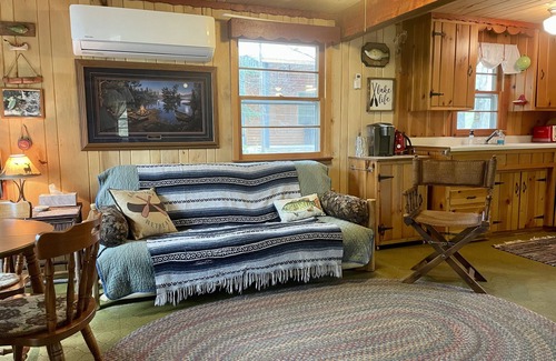 Deer River Cabin | Rustic and Cozy Lakefront Retreat