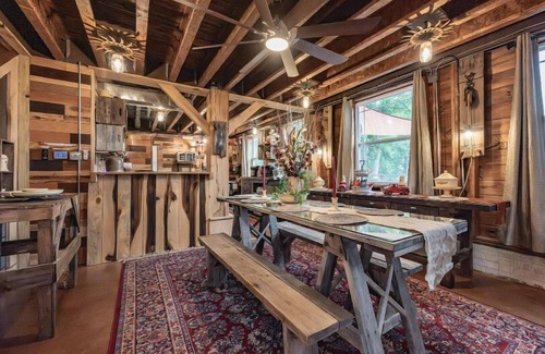McArthur House | Rustic Barn Cabin on Highland Cow Farm: Hiking Trails, Hot Tub and Pool Table