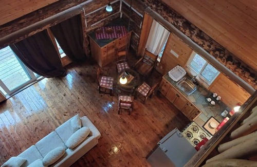 Golden Cabin | Rustic Beaverfoot Lodge Dream Cabin