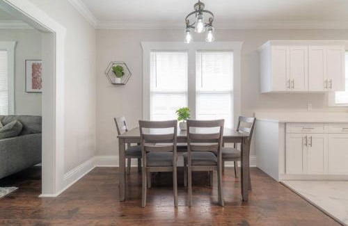 Tampa House | Rustic Bungalow Near Downtown/Foodie Hotspots