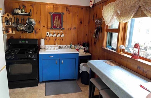 Beach Lake House | Rustic Cabin #7 on Private Lake