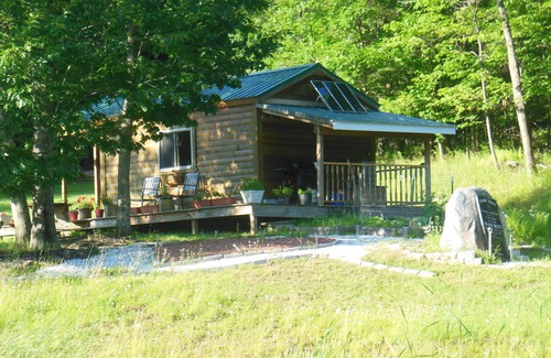 Wellsville Cabin | Rustic cabin, solarpower, heated, hiking, 3ponds,wildlife, dark skies/stargazing