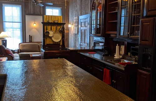 Utica Apartment | Rustic Downtown Utica Apartment