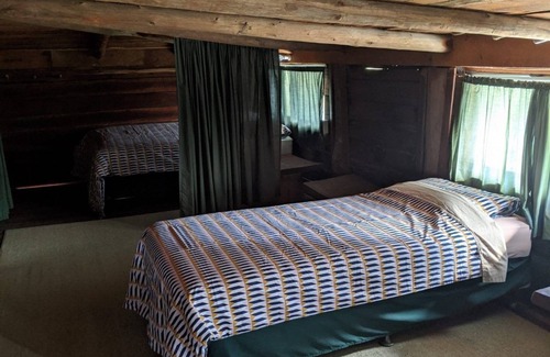 Limeburners Creek Other | Rustic farmhouse overlooking beautiful dam with large inside and outside spaces