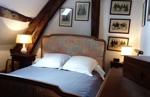 Buire-le-Sec House | Rustic farmhouse in the center of the village.