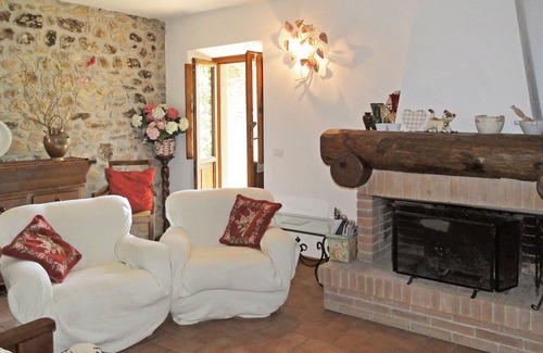 Castelnuovo di Garfagnana Other | Rustic farmhouse , private pool 5 bedrooms, walk to restaurant, mountain views!