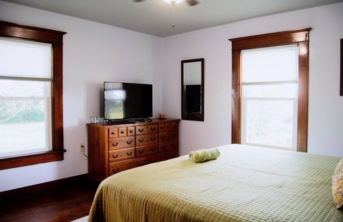 Van Wert Other | Rustic Five Oaks Farmhouse