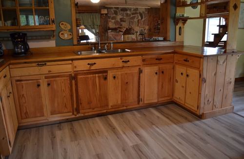 Upper Peninsula Michigan Cabin | Rustic Foxhole