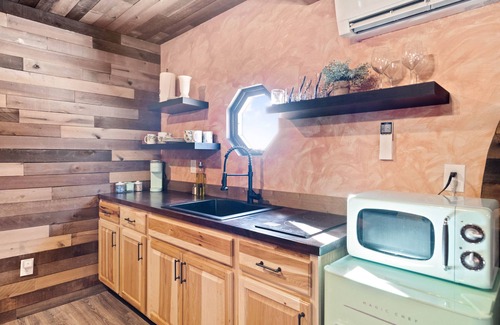 Creola Cabin | Rustic Hobbit Inspired Hocking Hills State Park 3 mi away Hot Tub Pet Friendly