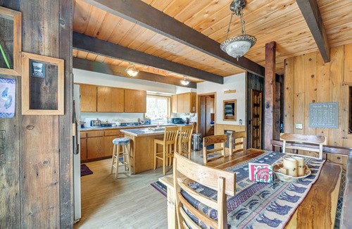 Chiloquin House | Rustic Home w/Deck & Grills on Williamson River!