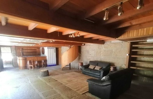 Sao Jorge de Selho House | Rustic House With Pool and Barbecue