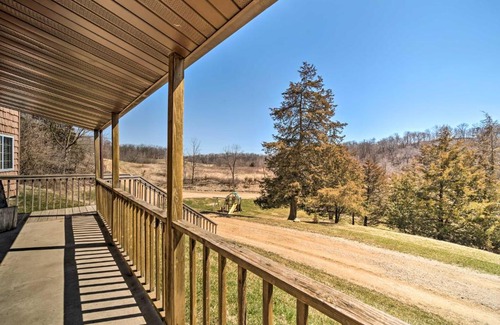 Bellevue House | Rustic Iowa Cabin 10 Mi to Maquoketa Caves