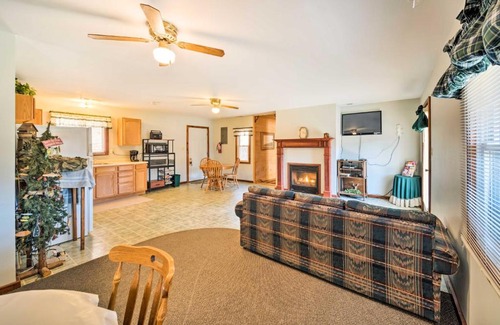 Bellevue House | Rustic Iowa Cabin 10 Mi to Maquoketa Caves