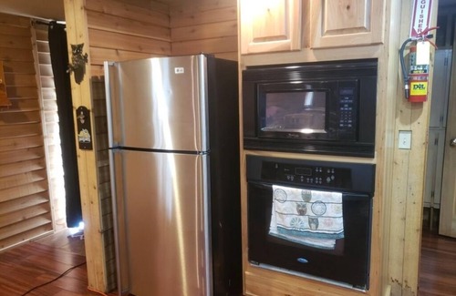 Brookings County House | Rustic Lodge Perfect For Family Reunions
