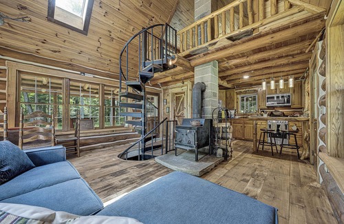 Coudersport Cabin | Rustic Log Cabin close to Cherry Springs - Stargazing, Hiking, Fishing, & more!