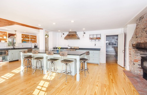 Ipswich Other | Rustic Luxe FarmHouse a Few Miles To Crane Beach: deck &jacuzzi overlooking pond