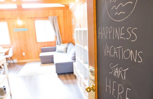 Tuwanek Cabin | Rustic Modern Beach Cabin | HOT TUB | views