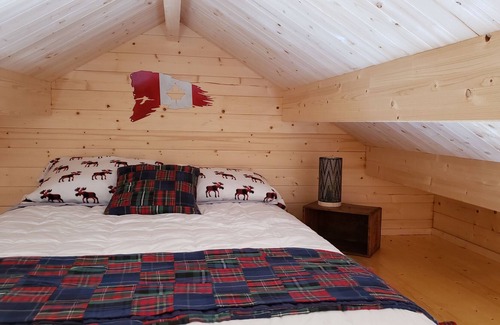 Algoma District Cabin | Rustic retreat ( water access only) 12 min North of Blind River