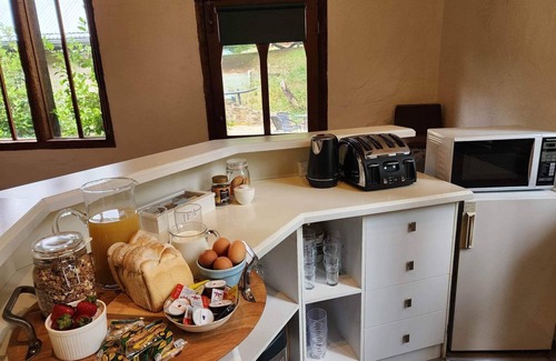 Dry Diggings House | Rustic stunning spacious barn only 2 minutes from Daylesford