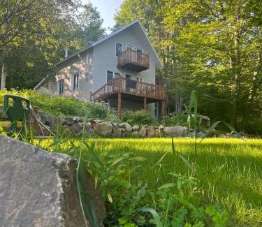 Saint-Gabriel-de-Brandon Ski Chalet | Rustic Villa Chalet