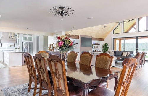 Lincoln Parish House | RUSTON LUXURIOUS, SPACIOUS, PEACEFUL RETREAT for Groups, Families, Events, 5 Bed