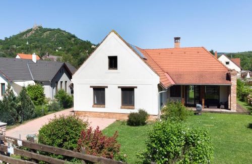 Szigliget House | Rusztikus Nyaralóház