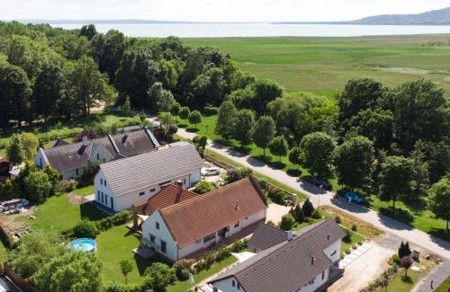 Szigliget House | Rusztikus Nyaralóház
