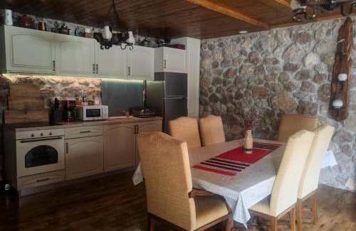 Damuc Ski Chalet | Ryan's Cabin