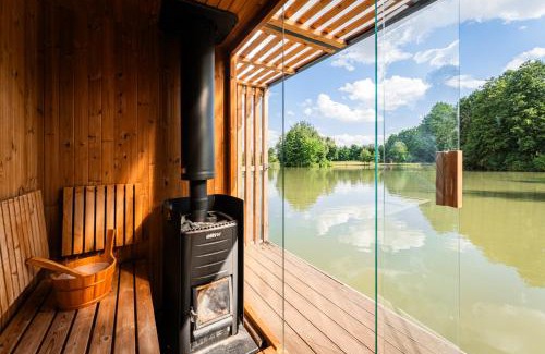 Mladec Other | Rybník Plovoucí Sauna Glamping