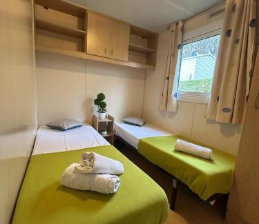 Pont-de-Salars Other | Séjour Idéal en Mobil-home 6 à 8 Personnes