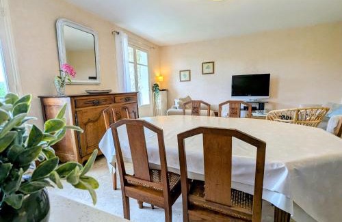 Saint-Gaultier House | Séjour paisible en bord de rivière avec accès privé, pêche en barque et jardin clos - tout inclus ! - FR-1-591-595