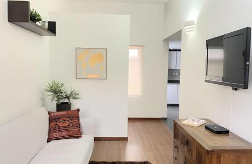 Santa Ana Apartment | Súper Apartamento TV, Wi Fi y parqueadero gratis