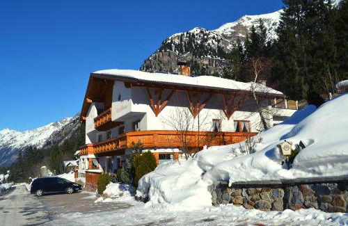Plangeross House | s´Waldhaus