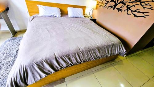 Ciudad Lopez Mateos Apartment | S01 SUITE CON CAMA KING SIZE Premium Frente al TEC CEM con Cocineta WiFi Balcón Parking Terraza 10