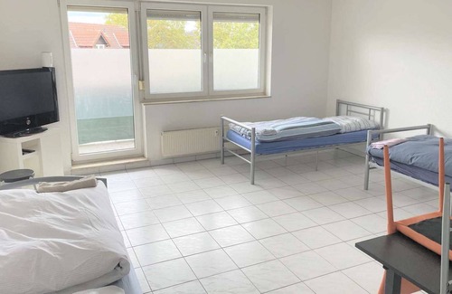 Sankt Augustin Apartment | SA03 work & stay apartment with WiFi and balcony