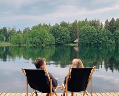 Polva County Ski Chalet | Saarjärve Väike Puhkemaja järve ääres