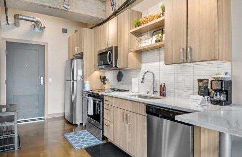 Warehouse District Apartment | Sable 603 - Alcove