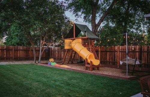 East Sacramento House | Sacramento Guest House with Patio about 5 Mi to Downtown