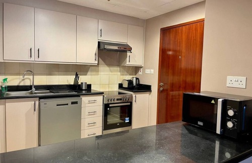 Madinat Zayed Apartment | Sadaf 7 | Marina Views | Beach Access | Spacious