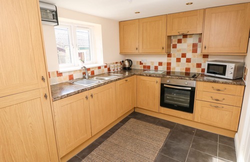 Clynderwen Cottage | SADDLERS COTTAGE, BERLLANDEG FARM, family friendly in Clunderwen