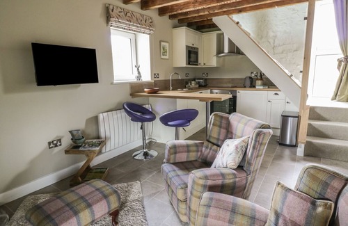 Harrop Fold Cottage | SAETR COTTAGE, pet friendly, with open fire in Bolton-By-Bowland
