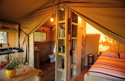 Le Gue-d'Allere Cabin | Safari tent with all comforts, garden, swimming pool, between La Rochelle and Venise verte