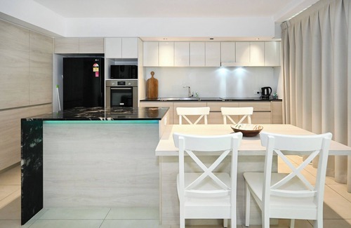 Sunshine Coast Apartment | Saffire Seaside Serenity