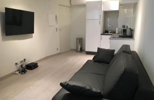 Antibes Old Town Apartment | Safranier Townhouse