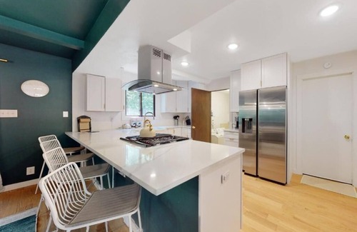 East Stroudsburg House | Sage Grove Sanctuary | Hot Tub | Modern | BBQ