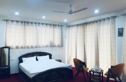 Nishat-Shalimar Cabin | Sahil Lake View
