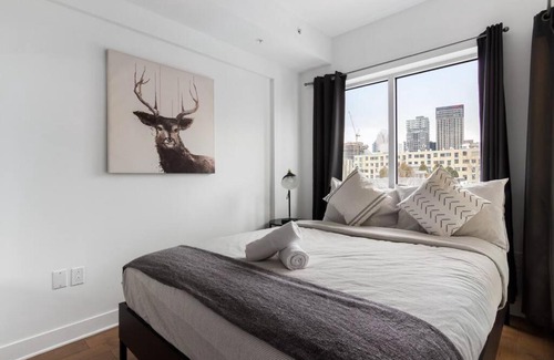 Quartier des Spectacles Apartment | Saint-Laurent Montreal