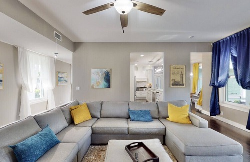 Davie House | Saint Patrick Palace - Wedding-Ready Luxury Estate w/Pool & Guest Cottage